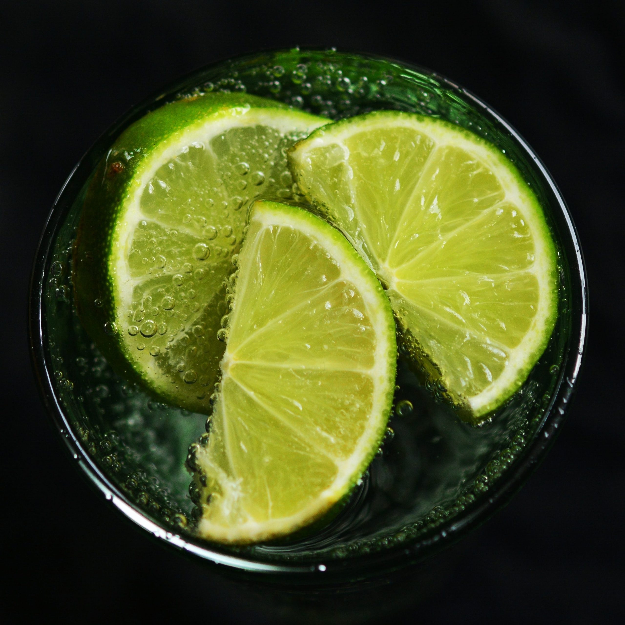 Beverage bubble citrus close up 357577 edited scaled